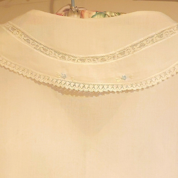 Vintage 1960s Romantic Lace Cover Robe - Picture 8 of 8